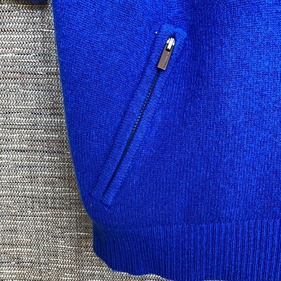 BCBGMAXAZRIA cashmere sweater top color blue - Picture 3 of 7